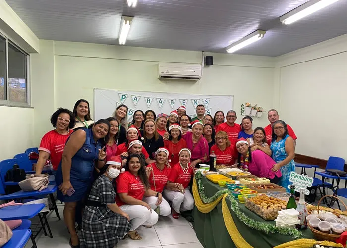 O que leva as pessoas idosas a atentarem contra a própria vida? , A terceira idade é uma fase marcada por desafios únicos, como o isolamento social, a perda de entes queridos, doenças crônicas e mudanças nos papéis familiares. Esses fatores podem gerar sentimentos de solidão, desesperança e falta de propósito, contribuindo para o sofrimento psicológico. É essencial abordar essa questão com sensibilidade, promovendo redes de apoio, acolhimento e acesso a cuidados em saúde mental para garantir que a pessoa idosa tenha qualidade de vida e encontrem novos significados para essa etapa., Depressão na terceira idade, Doenças crônicas e saúde mental, em, Óptica e Optometria