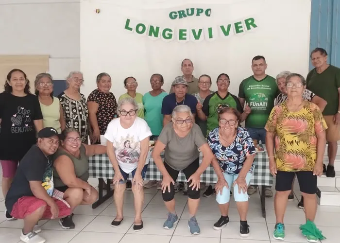 Saúde emocional do idoso, A saúde emocional dos idosos é um tema cada vez mais discutido, especialmente diante do crescimento da população idosa no Brasil e no mundo. O envelhecimento traz desafios físicos e psicológicos que podem afetar o bem-estar mental. 

Mas como garantir que essa fase da vida seja vivida com qualidade e equilíbrio emocional? Especialistas apontam que fatores como socialização, cuidados com a alimentação e acesso a tratamentos adequados fazem toda a diferença., Fatores da saúde mental, Qualidade de vida do idoso, em, Óptica e Optometria